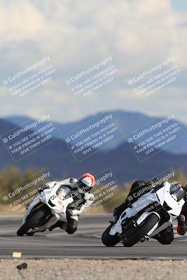 media/Nov-16-2025-Race Pace (Sun) [[8c5fa54630]]/Non Verified Riders (1st 20 Minutes)/5-Turn 15 (110pm)/